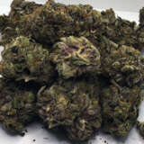 Pink Bubba is a mostly indica strain that is said to combine genetics from Bubba Kush and Pink Kush. Earthy pine flavors lead the way with slight floral highlights that bring out this strain’s sweet notes. Perhaps best saved for evening use, Pink Bubba delivers a body-melting blast of physical relaxation alongside dreamy euphoria.