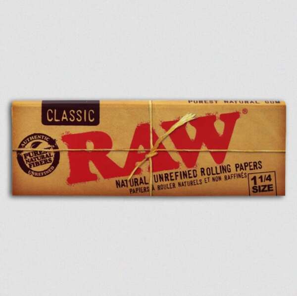 raw Raw Classic Natural Unrefined 1 1/4 Rolling Papers - Image 1